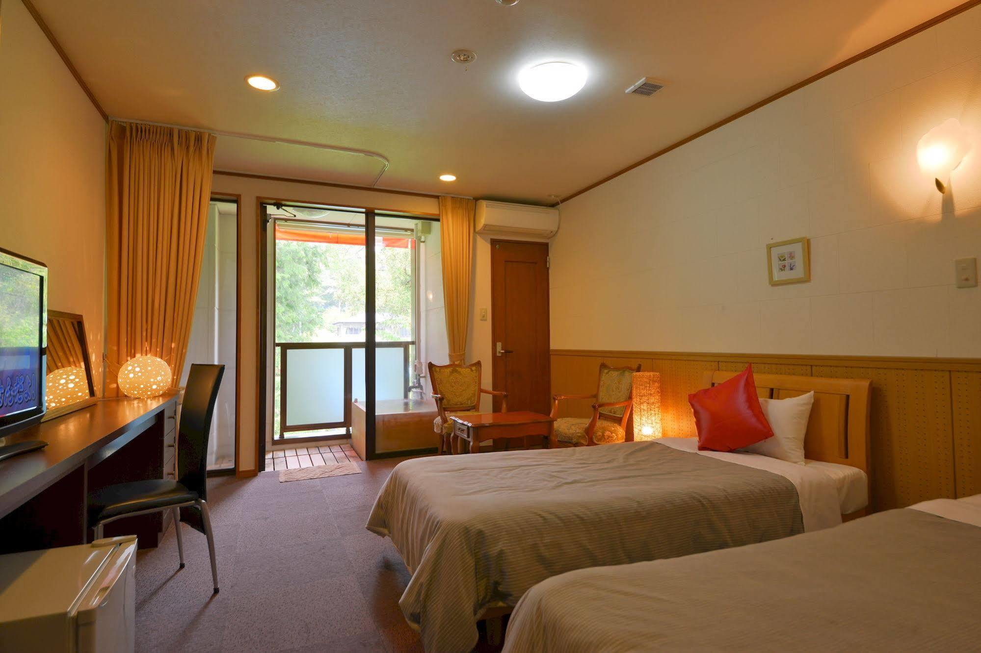 Hotel Casual Euro Нико Екстериор снимка